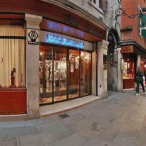 *** Hotel Montecarlo Italie